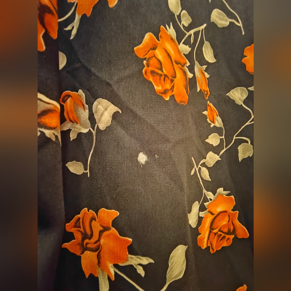 Rose Pattern Navy Blouse - Picture 7 of 7